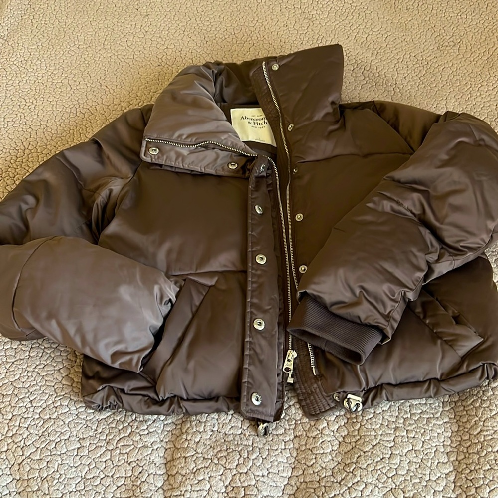 GORGEOUS BROWN PUFFER COAT